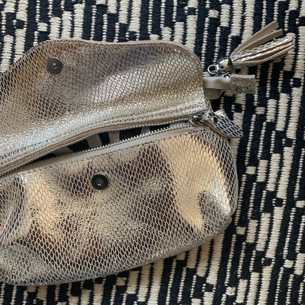 *LF* Metallic Leather Wristlet